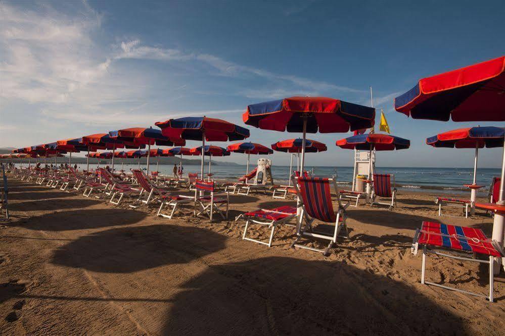Hotel La Pineta Follonica Exterior photo